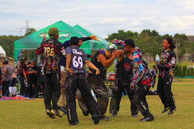 而透过他在 而透过他在